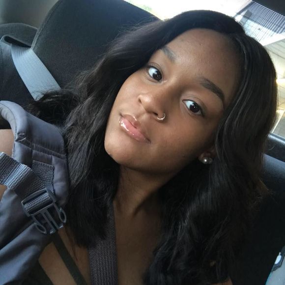 Meet your Posher, Malika - Picture 1 of 1